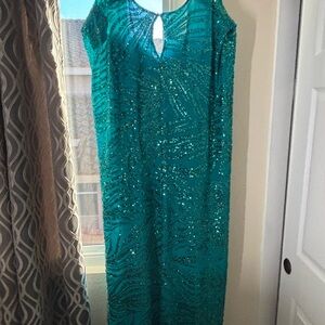 BRAND NEW JOVANI GOWN W/ TAGS UNWORN